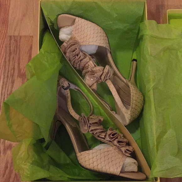 Max Studio Serita Sandal - Picture 8 of 8